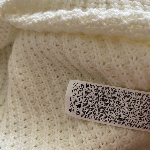 Frayed Crop Sweater - Picture 6 of 6